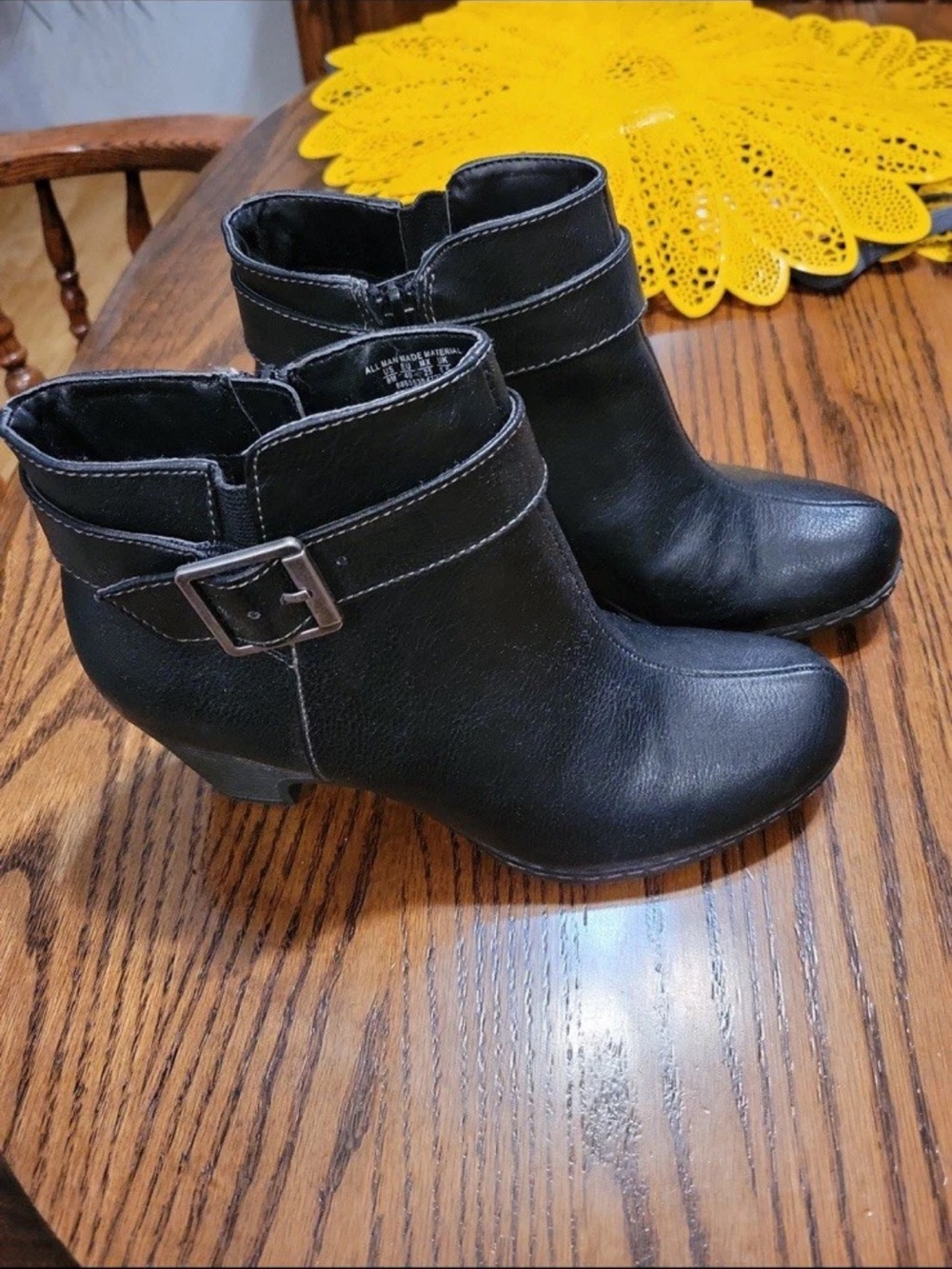 I Love Comfort Shelly Women’s Black Ankle Boots Size 8 Wide Heel Zip Booties